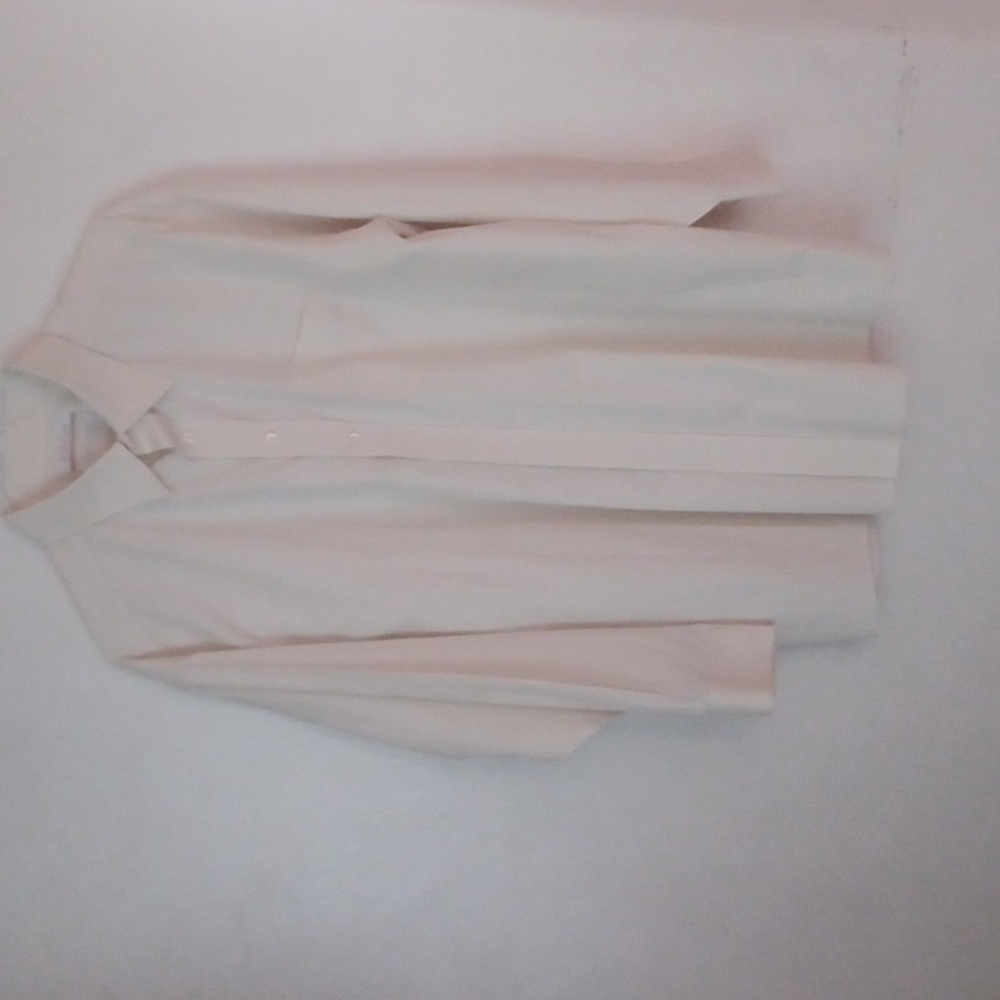 Gold Label dress tshirt size 17 1/2-34, cream color used excellent  condition